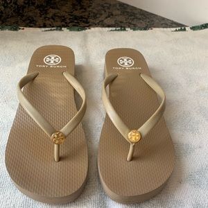 TORY BURCH CLASSIC FLIP FLOPS 🩴